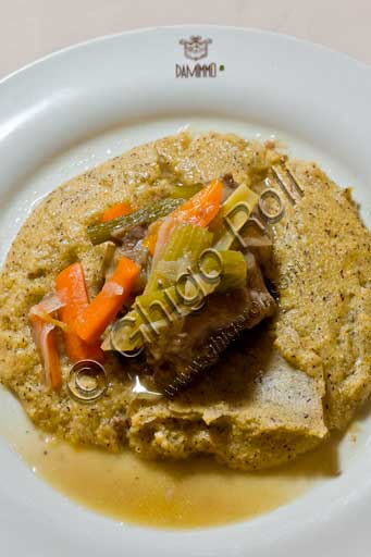 Bergamo, Città alta, Ristorante "Da Mimmo", piatto tipico della cucina bergamasca: "Scarpinocc de Par" (un tipo di ravioli) al burro di malga e salvia.