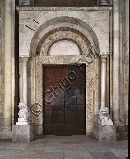 Modena, Duomo: La Porta della Pescheria, sul fianco settentrionale della Cattedrale.