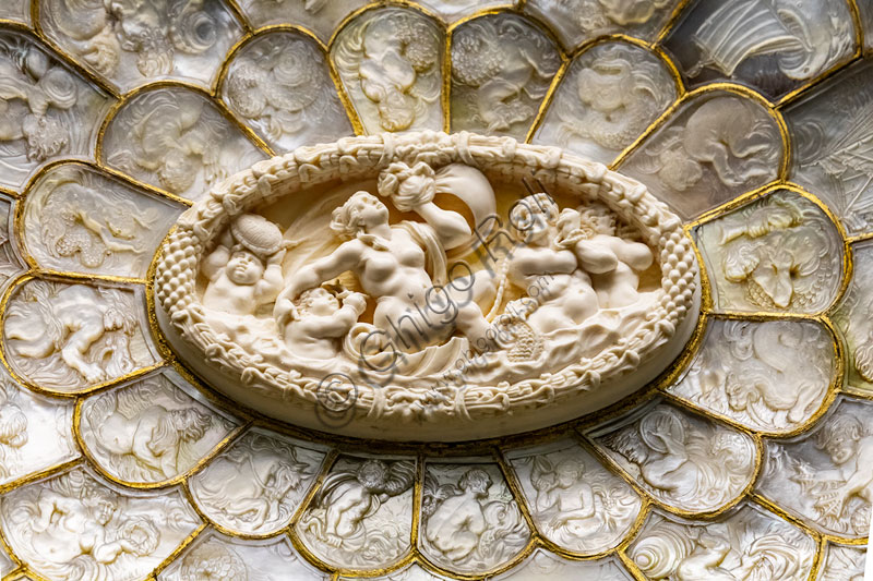  Parade plate with marine depictions, by Ignaz Elhafen, 1670-80, elephant ivory, pearl oyster mother-of-pearl, deer horn, wood.