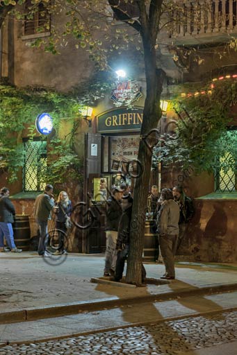 Modena: scrocio serale del Pub Griffin's.