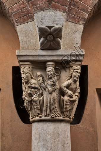 Modena, torre Ghirlandina, sala dei Torresani, parete est: il capitello di Re David o della danza e della musica. Maestri campionesi, XII - XIII secolo.