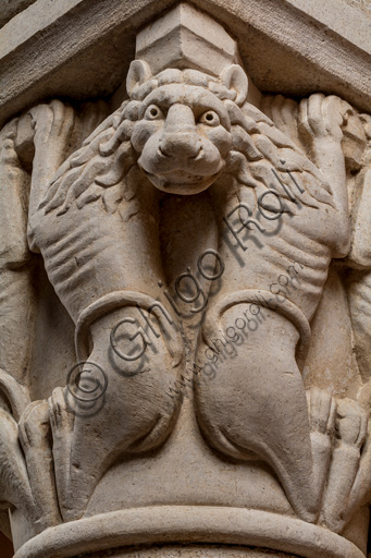 Modena, Ghirlandina Tower, Torresani Hall, west wall: a capital with four pairs of rampant lions. Campionese Masters, XII - XIII century.