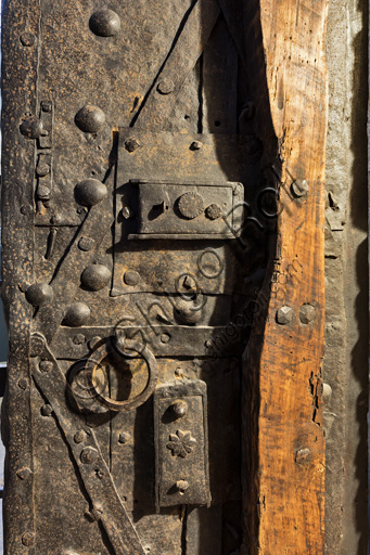 Modena, Ghirlandina Tower, the room of the Stolen Bucket: the entrance door lock.