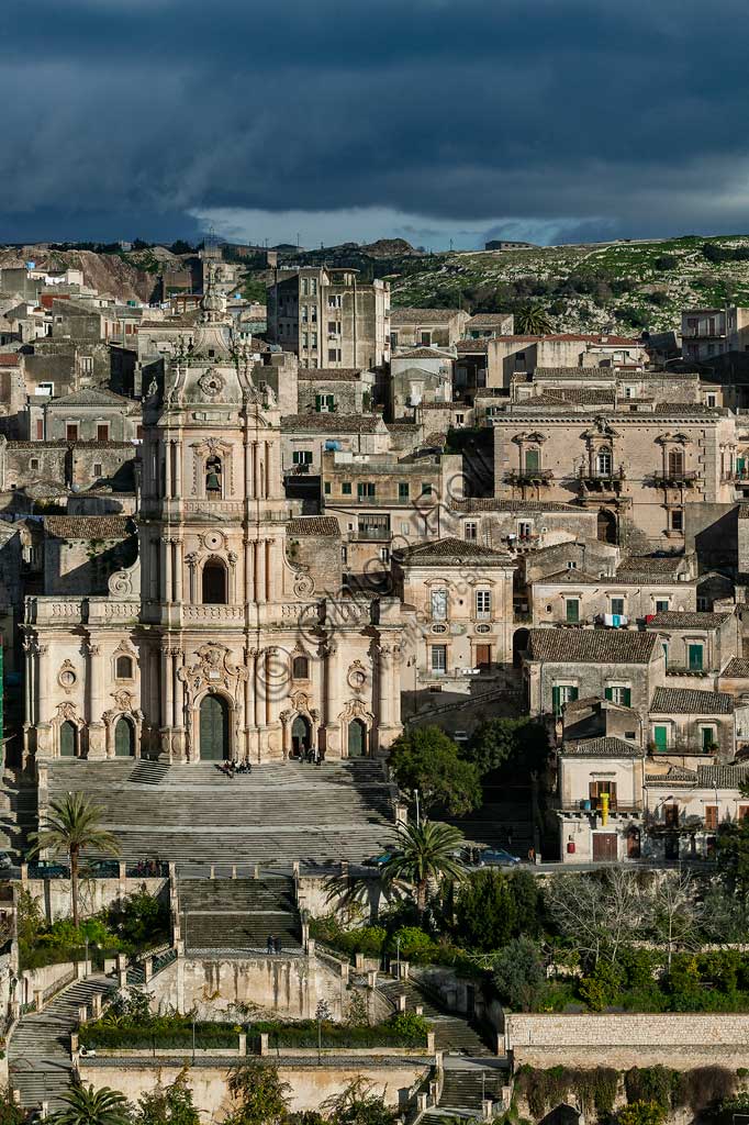 Modica: view of the Cathedral of St GeorgeThe Cathedral of St George is the symbol of the Sicilian Baroque. It is included in the UNESCO World Heritage List, and it is the final result of the six / eighteenth century reconstruction, following the disastrous earthquakes that struck Modica in 1542, in 1613 and in 1693 (the most devastating); slight damage was caused by the earthquakes in the Iblea area that occurred during the eighteenth century and in 1848.