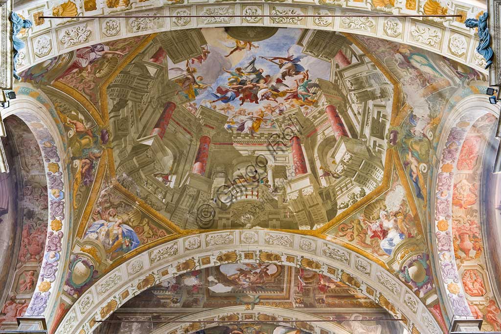 Mondovì, Chiesa della Missione (o del Gesù), finta cupola: soffitto con apoteosi di San Francesco Saverio.Affreschi di Andrea Pozzo (1679).