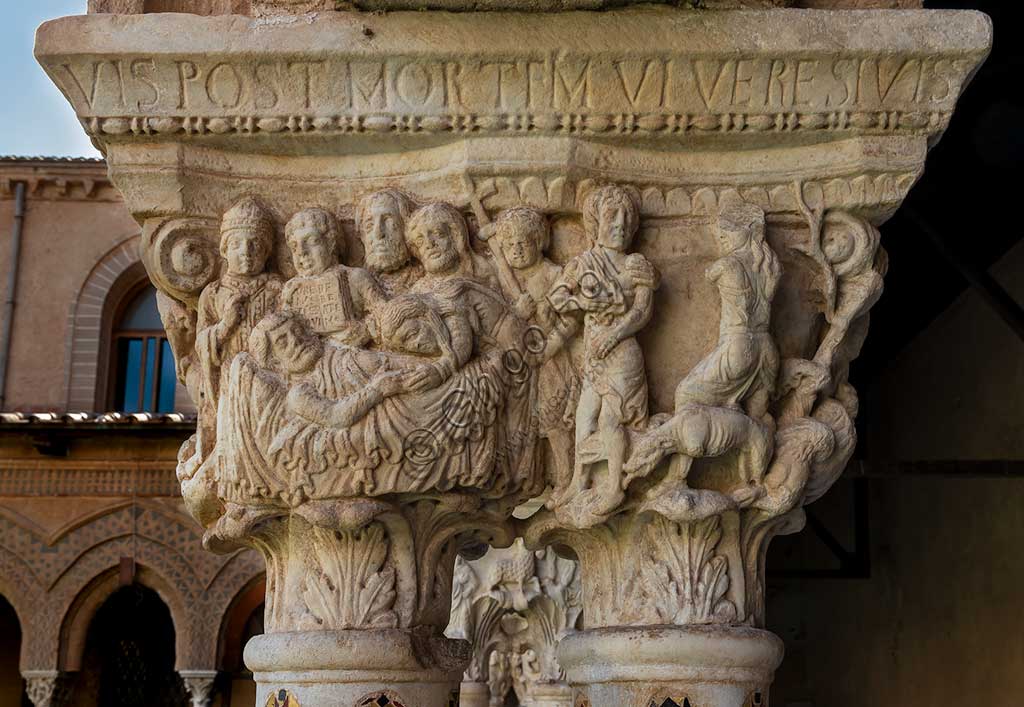  Monreale, Duomo, the cloister of the Benedectine monastery (XII century): the Eastern side of capital N8 ("Lazarus on his deathbed, from the parable of the rich man and Lazarus".Latin inscription: "O DIVES DIVES / NON MVLTO TEMPORE VIVES / FAC BENE DVM VI / VIS POST PORTEM VIVERE SI VIS."