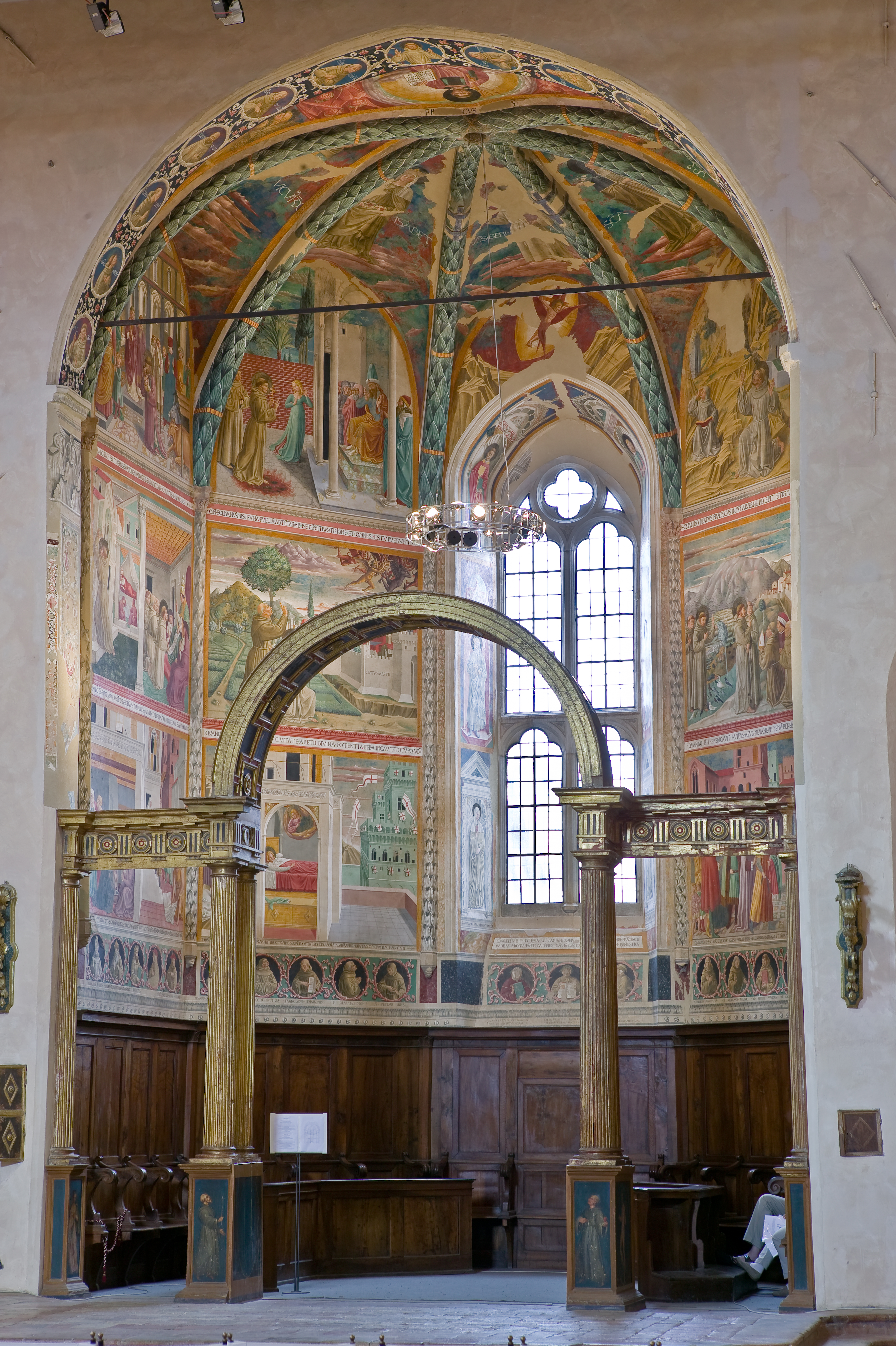 Montefalco, Complesso Museale di San Francesco, Chiesa di San Francesco: l'abside centrale con affreschi sulla vita di S. Francesco, di Benozzo Gozzoli, 1450. 