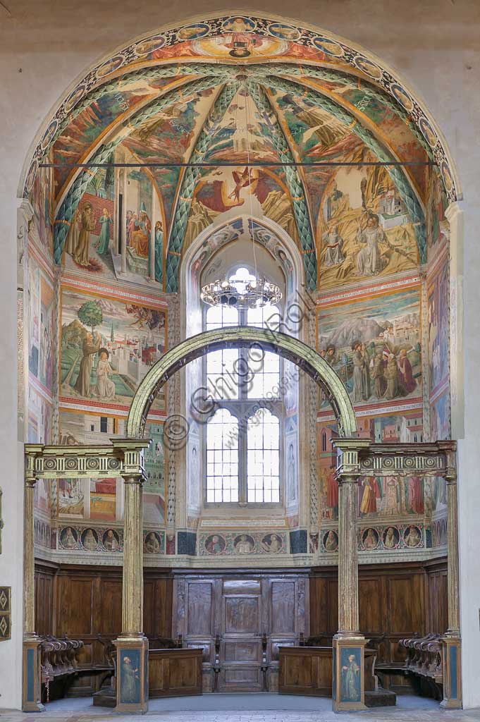 Montefalco, Museum of St. Francis, Church of St. Francis: the central apse with frescoes on the life of St. Francis, by Benozzo Gozzoli, 1450. 