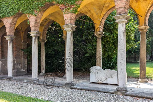Piacenza, Galleria Ricci Oddi: "Monumento funebre a Elena", di Annibale Monti.