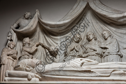 , Genoa, Duomo (St. Lawrence Cathedral), inside, Northern aisle, De Marini Chapel: "Funerary Monument of Giorgio Fieschi", by Giovanni Gagini, 1461. Detail of the dead's statue.