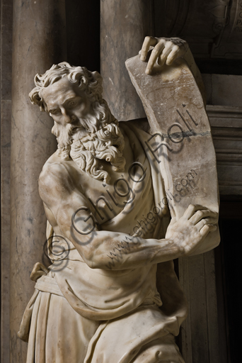 Genoa, Duomo (St. Lawrence Cathedral), inside, Cybo chapel (northern arm of the transept), Funerary Monument of Archbishop Giuliano Cybo: from the left, "Moses ", statue by Giangiacomo and Guglielmo Della Porta, and by Niccolò Da Corte (1533 - 1537). Detail.