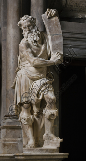 Genoa, Duomo (St. Lawrence Cathedral), inside, Cybo chapel (northern arm of the transept), Funerary Monument of Archbishop Giuliano Cybo: from the left, "Moses ", statue by Giangiacomo and Guglielmo Della Porta, and by Niccolò Da Corte (1533 - 1537). 