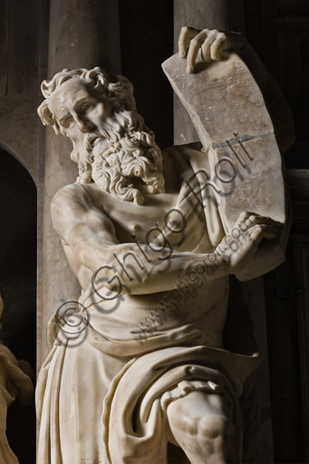 Genoa, Duomo (St. Lawrence Cathedral), inside, Cybo chapel (northern arm of the transept), Funerary Monument of Archbishop Giuliano Cybo: from the left, "Moses ", statue by Giangiacomo and Guglielmo Della Porta, and by Niccolò Da Corte (1533 - 1537). Detail.