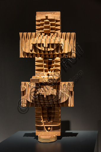 Museo Novecento: "Interlocking animated motif", by Mirko (Mirko Basaldella), 1967. Wood sculpture