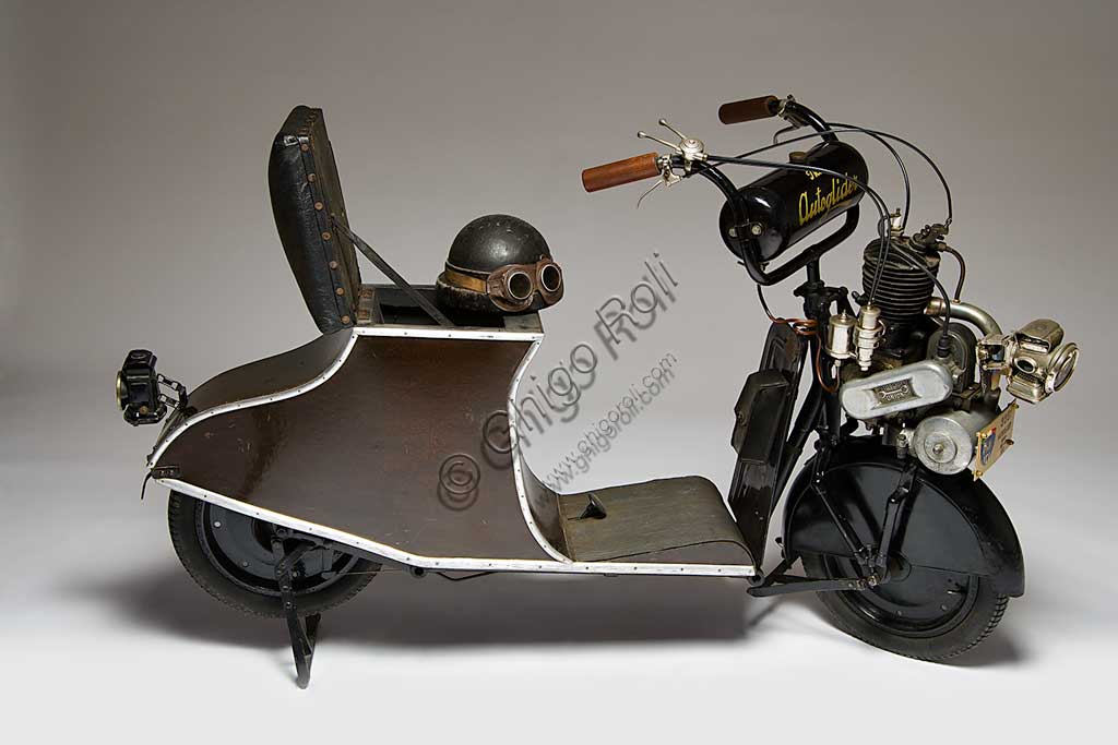 Ancient Motorbike Autoglider. Scooter.