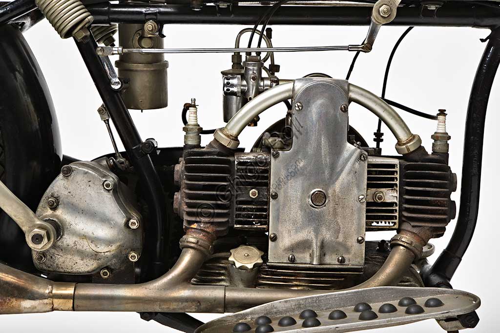 Ancient Motorbike Douglas EW 350. Engine.