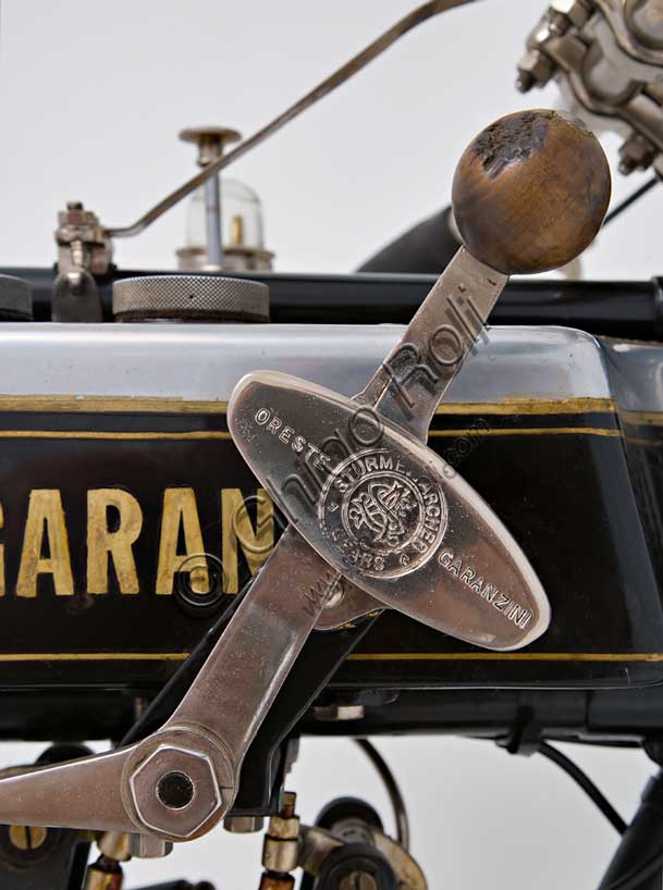 Vintage motorcycle “Garanzini 350 HP 3”Brand: Oreste Garanzinimodel: HP 3 - 350country: Italy - Milanyear: 1925condition: restoreddisplacement: 346 cc (bore and stroke 70 x 90)engine: single-cylinder Japgearbox: Sturmey and Archer three-speedOreste Garanzini, from Milan, was a talented rider as well as a skilled technician. In 1921 he won the Italian Championship in the 350 class riding the English Verus. In 1922 he founded his own company: Jap - Garanzini, which later became just Oreste Garanzini.He produced very refined motorcycles until 1931, when he ceased his activity to dedicate himself to the car trade.This beautiful example reveals the attention to detail in its construction: petrol and oil tanks in cast aluminium, rim brakes on both wheels, oil pump with visible dispenser, patented parallelogram fork with double compression spring and double extension spring.