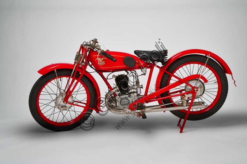 Vintage motorcycle “G.D. CM Turismo 175”Brand: G.D. - Fabbrica Italiana Motocicli Ghirardi & Dall'Oliomodel: CM Turismo 175country: Italy - Bolognayear: 1928condition: restoreddisplacement: 175engine: two-stroke, single-cylinder, double exhaust pipegearbox: three-speed semi-blockG.D. was founded in Bologna in 1923 and, from its inception, was very attentive to competitive activity. Already its first model, a 123 cc motor bike, in the first year of life won 18 races out of the 22 in which it participated. In 1924 Ildebrando Cavedagni, the creator of the frame, broke the record for the flying kilometer. Even in the following years many of the numerous victories were signed by mechanics and designers employed by the company (Sceti and Drusiani, in addition to Cavedagni) who transformed themselves into pilots when necessar