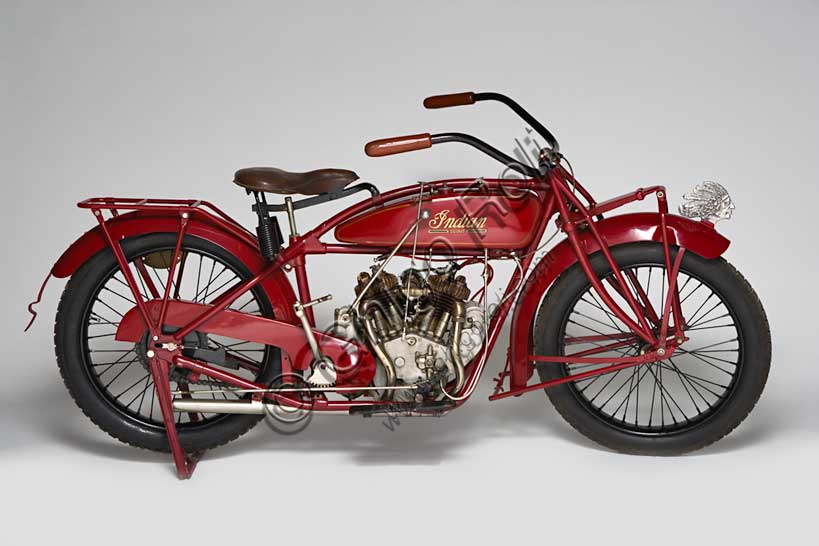 Vintage motorcycle “Indian Scout”Brand: Indianmodel: Scoutcountry: U.S.A. - Springfieldyear: 1925condition: restoreddisplacement: 600 cc. (bore and stroke 70 x 78)engine: 42° V-twingearbox: three-speed blockOf the numerous American brands, decimated in part by the crisis of '29, in part by the very aggressive commercial policy of Harley-Davidson which would later become a de facto monopolist, only Indian managed to compete successfully for many years, before disappearing.Designed by Charles B. Franklin, the first model of the Indian Scout appeared in 1920 and immediately earned a just reputation for great reliability combined with high performance. In the same year, in Australia, it conquered the 24-hour record by covering 1793 km. Uncommon for American motorcycles, it was also appreciated for its excellent handling. Even today it is considered one of the most beautiful motorcycles made in the States.