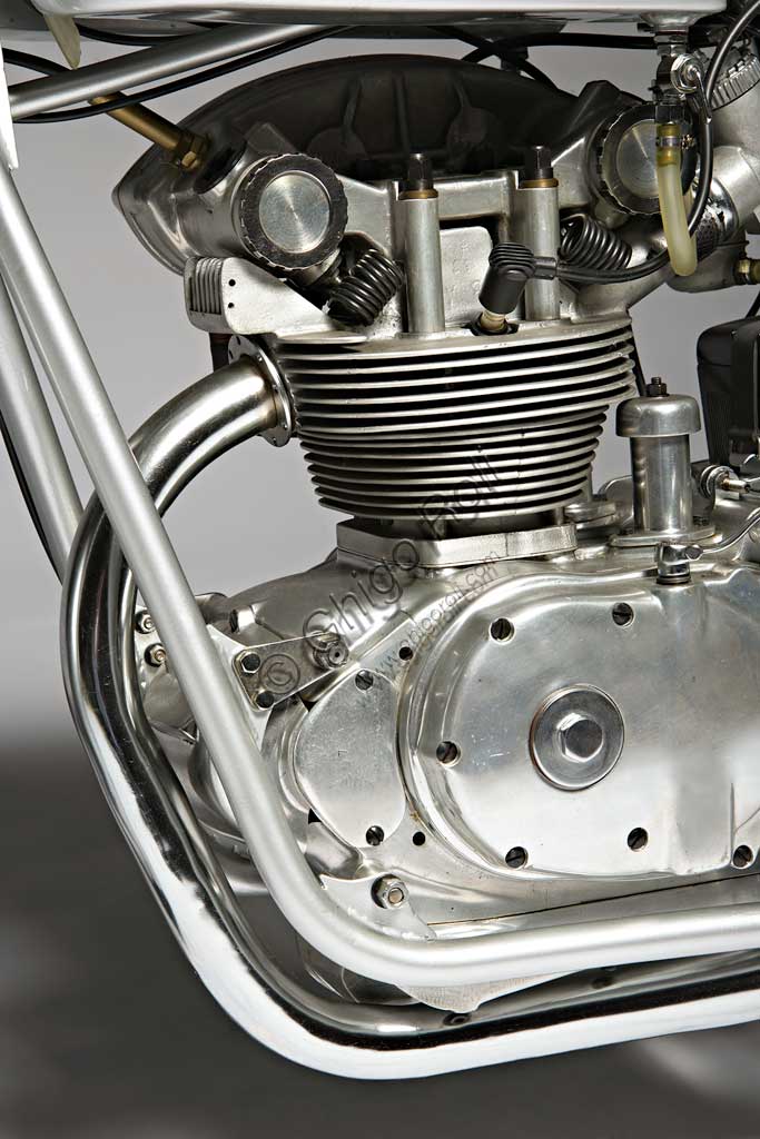 Ancient Motorbike Mondial  175. Engine.