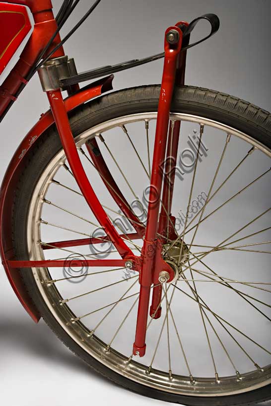 Vintage motorcycle Rigat 500.Brand: Rigat motorcyclesmodel: 500country: Italy - Turinyear: 1912conditions: restoreddisplacement: 487 (bore and stroke 84 x 88)engine: single cylinder Fafnir with opposite valvesgearbox: single speed with pulley transmissionAs a pioneer, Felice Rigat combines the skills of a pilot with the passion of the mechanic. He built, in Turin between 1910 and '14, motorcycles with a German 500 cc Fafnir engine. As a driver he wins the Como Brunate five times. This model, with its characteristic long U-shaped intake manifold, features a refined fork with a half-leaf spring.