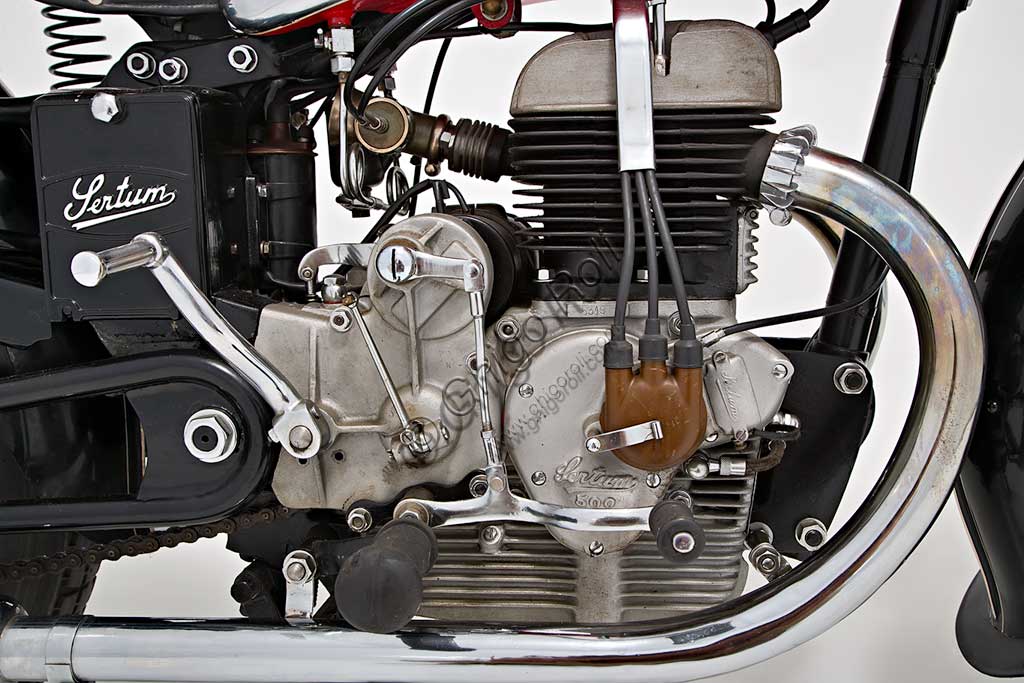 Ancient Motorbike Sertum 500 VL. Engine.