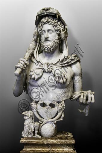  Rome, Capitoline Museums: bust of Commodus, as Hercules. (180-193 AD).