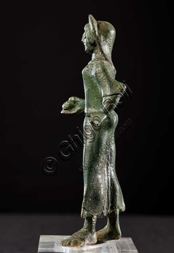 Museo Civico Archeologico di Bologna: bronzetto votivo femminile, da Monteacuto Ragazza (Grizzana Morandi).Inv. 27821