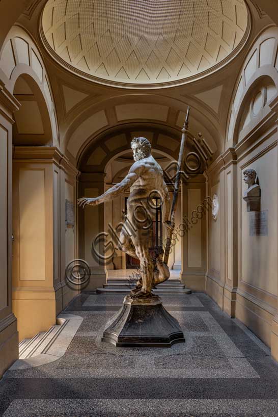 Museo Civico Archeologico di Bologna: copia in gesso del Nettuno del Gianbologna.