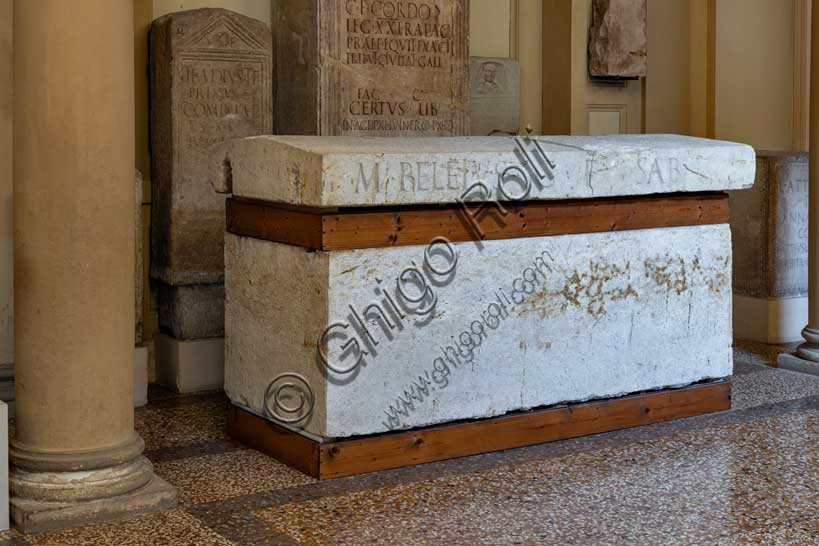 Museo Civico Archeologico di Bologna: il sarcofago di Beleius.