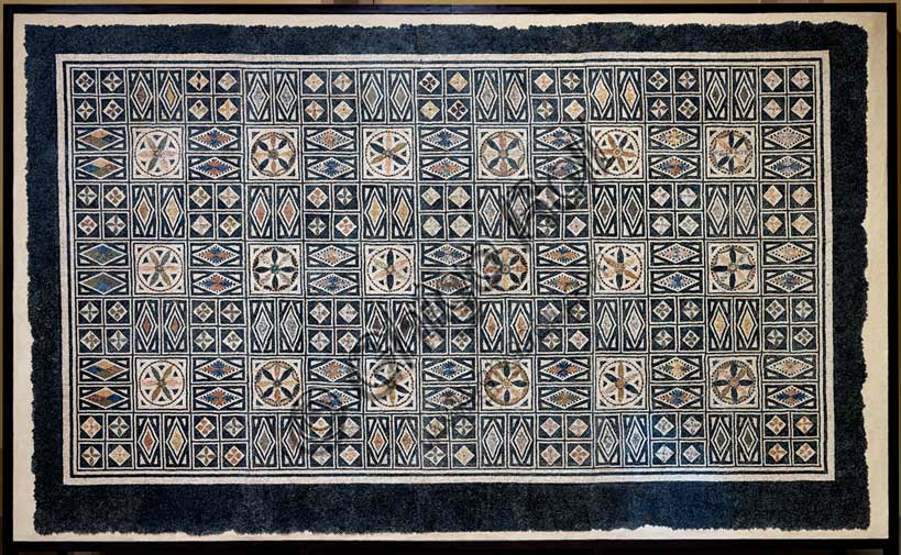 Museo Civico Archeologico di Bologna: pavimento musivo policromo dalla Villa della Beverara.Inv. 19000