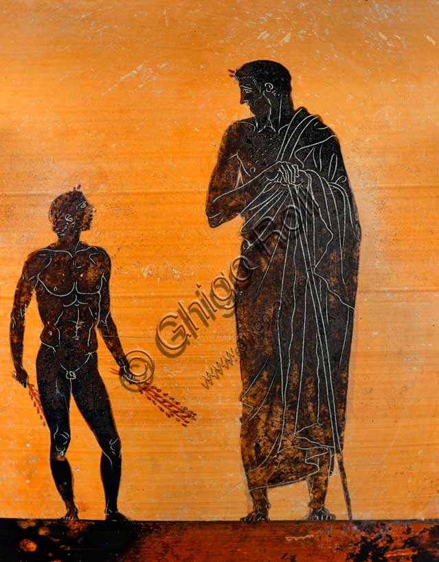 Museo Civico Archeologico di Bologna: Pittore di Achille, Anfora panatenaica, dal Sepolcreto Arnoaldi, tomba 110. 450-420 a.C.Le anfore panatenaiche sono anfore prodotte per contenere l'olio sacro che nell'antica Grecia veniva consegnato come premio agli atleti vincitori dei giochi panatenaici. Prodotte a partire dalla metà del VI secolo a.C. (nel periodo dei ceramografi Kleitias e Lido) e decorate con la tecnica a figure nere, questi vasi ufficiali mantennero tradizionalmente questo tipo di decorazione fino al II secolo a.C.Inv. 18040.Particolare.