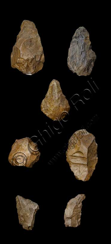 Museo Civico Archeologico di Bologna, sezione “Bologna e il suo territorio nella preistoria”: bifacciali del paleolitico superiore, acheuleano.