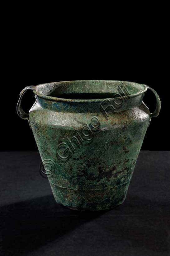 Museo Civico Archeologico di Bologna: Situla in bronzo, dal Sepolcreto della Fiera.Inv. 261320.