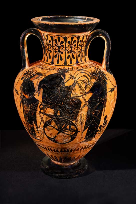 Museo Civico Archeologico di Bologna:Anfora attica a figure nere: Trittolemo con tridente e spighe siede su un carro con due ruote, Kore e Demetra, tralci di vite. dal sepolcreto Certosa, tomba 192. Inv. 18840.