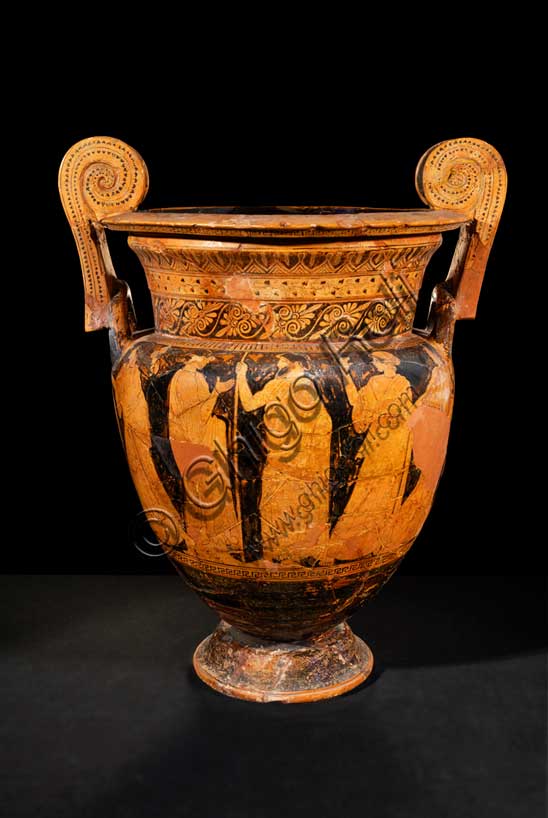 Museo Civico Archeologico di Bologna:cratere a volute attico: Borea rapisce Orizia; dal corredo funerario della tomba 73, sepolcreto De Luca. Inv. 16571.