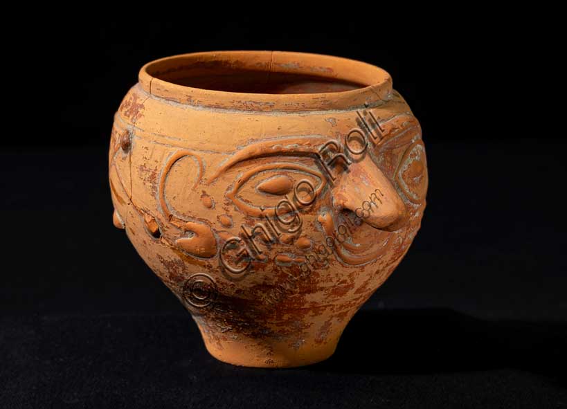 Museo Civico Archeologico di Bologna:Olletta antropoprosopa.Inv. Rom 1500.