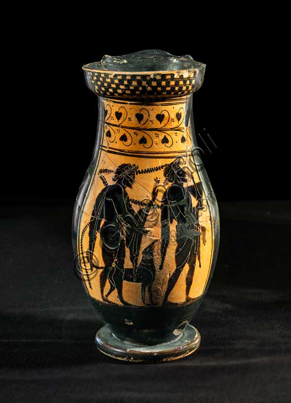 Museo Civico Archeologico di Bologna:olpe attica a figure nere con scena di komos.Dal sepolcreto Arnoaldi, tomba 80; Inv.  17834.