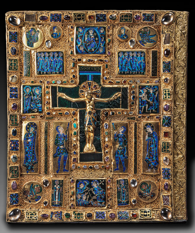  Museum of the Cathedral,Treasure of the Cathedral: cover of an evangeliary with the Crucifixion of Christ donated by Ariberto da Itimiano (11th century), in embossed gold and filigree, with gems and enamels, considered a Lombard work (front).