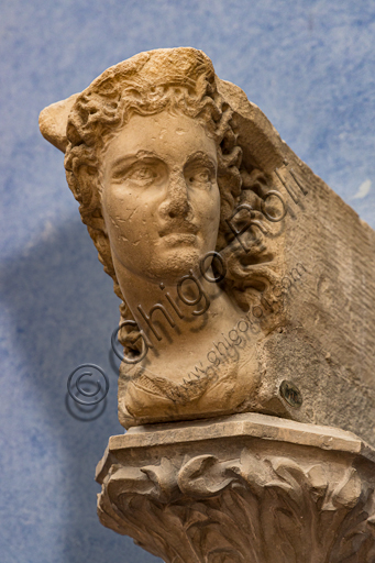  Nicola Pisano: "Bracket, female head", 1260-5, marble.