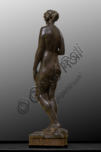 Renzo Baraldi (1911-1961), "Nudo femminile in piedi"; bronzo; H cm. 70.