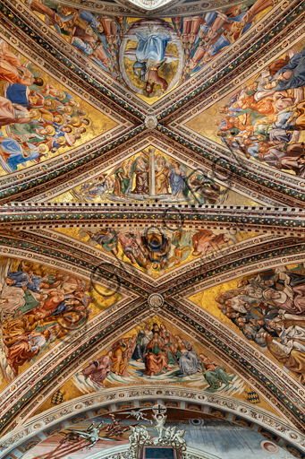 Orvieto, Basilica Cattedrale di Santa Maria Assunta (o Duomo), interno, Cappella Nova o di San Brizio, la volta: affreschi di Beato Angelico e Benozzo Gozzoli (1447-9) e Luca Signorelli, (1500 - 1502). 