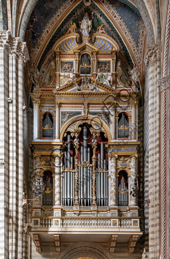  Orvieto,  Basilica Cathedral of Santa Maria Assunta (or Duomo), the interior, presbitery: organ.
