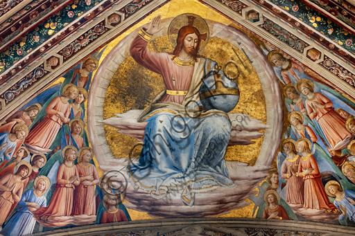  Orvieto,  Basilica Cathedral of Santa Maria Assunta (or Duomo), the interior, Chapel Nova or Chapel of St. Brizio, the vault: the rib vault with Christ the judge and angels, fresco by Beato Angelico with some additions (borders and heads) by Benozzo Gozzoli, 1447-9.