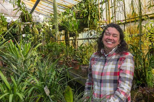 Padova, l'Orto Botanico: la d.ssa Maria Cristina Villani, botanico dell'Orto, nella serra tropicale.