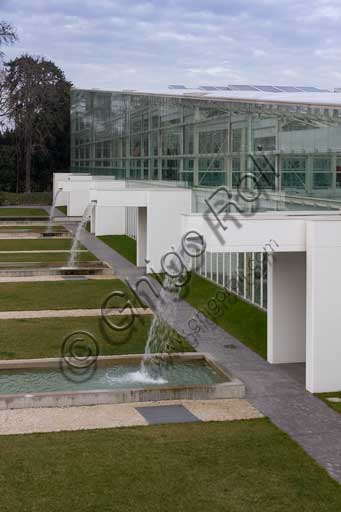 Padova, l'Orto Botanico: la grande serra del Giardino della Biodiversità. 