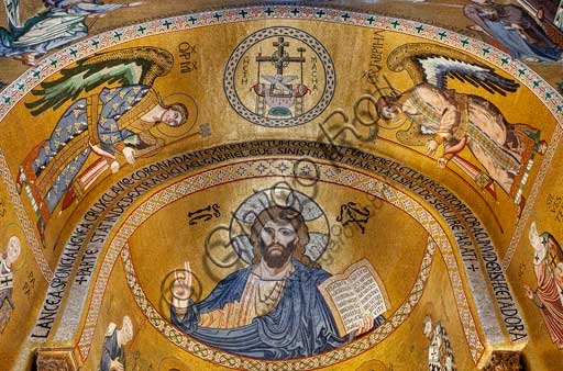 Palermo, Palazzo Reale o Palazzo dei Normanni,  Cappella Palatina (Basilica), veduta del catino dell'abside: mosaico di  Cristo Pantocrator (1143).