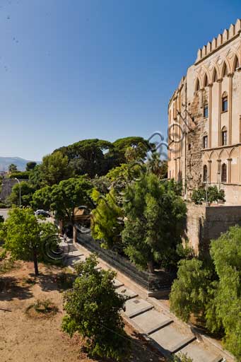 Palermo, Palazzo Reale o Palazzo dei Normanni: veduta del lato Sud Ovest con i giardini pensili del Bastione di S. Pietro.