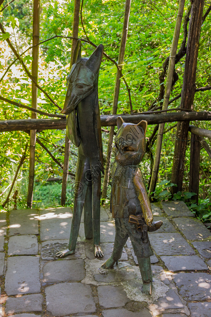 Pinocchio Park, The Land of Toys: the Fox and the Cat, bronze and steel statues by Pietro Consagra.