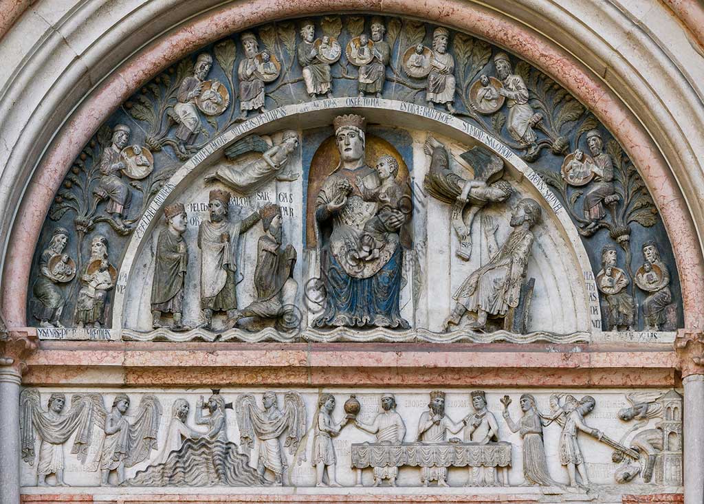 Parma, The Baptistery, The Portal of Life: Bas-relief depicting the Adoration of the Magi. Work by Benedetto Antelami and workshop.